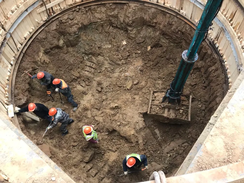 Некрасовка — Разработка грунта в стволе