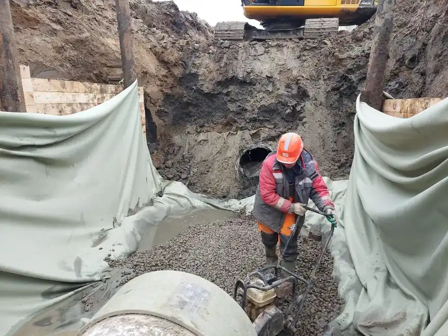 Водоснабжение и водоотведение под ключ — труба, щебень, виброплита