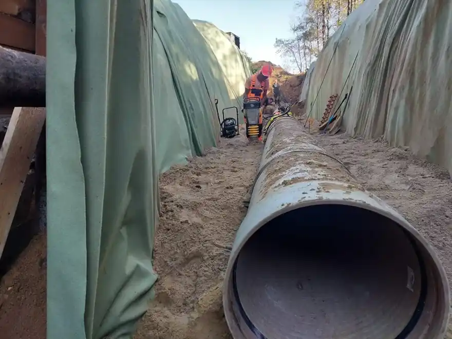Водопровод и канализация для участка — торец трубы большого диаметра